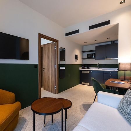 Evripidou 7 - Kalamata Mediterranean Suites Bagian luar foto