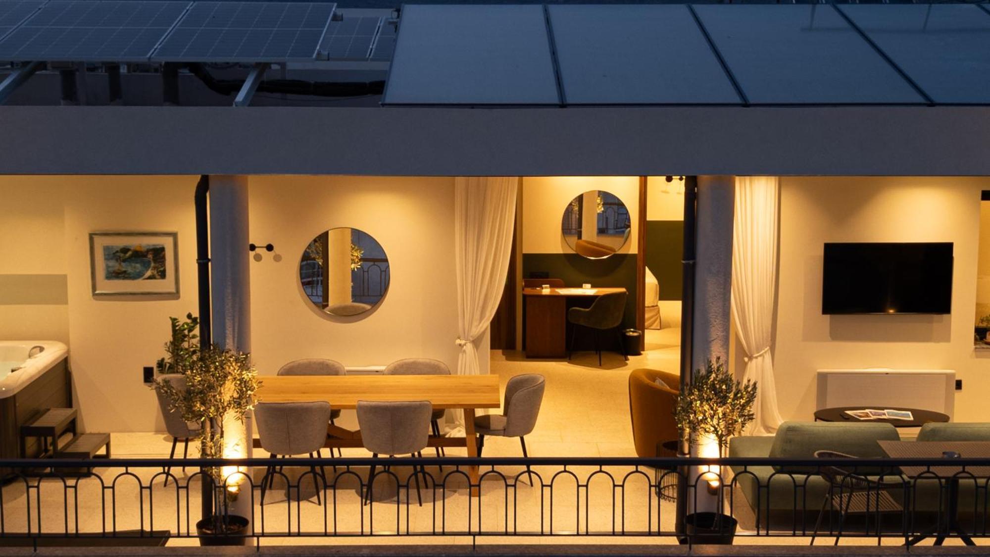Evripidou 7 - Kalamata Mediterranean Suites Bagian luar foto