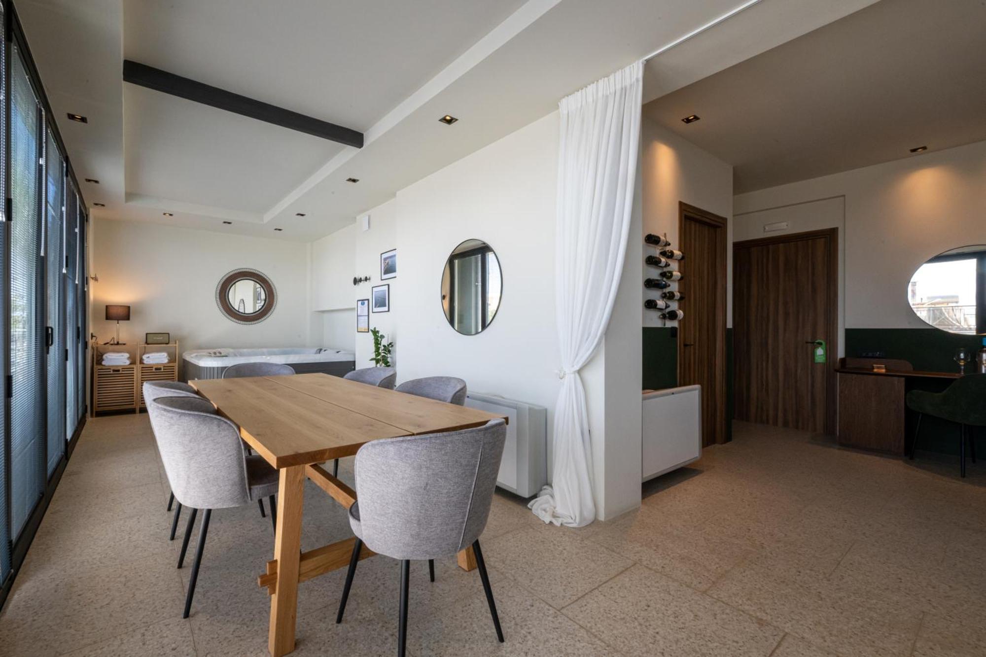 Evripidou 7 - Kalamata Mediterranean Suites Ruang foto