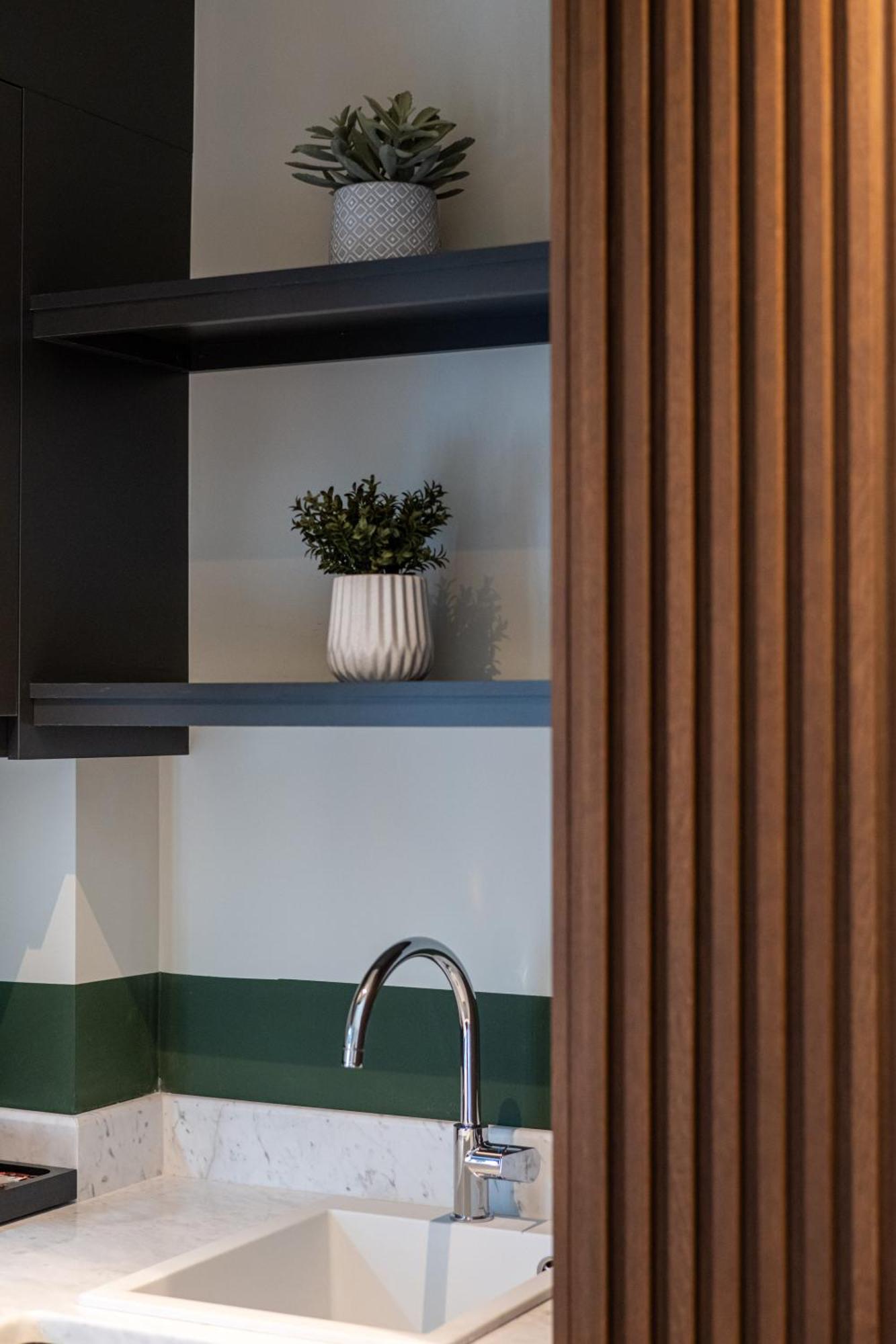 Evripidou 7 - Kalamata Mediterranean Suites Bagian luar foto