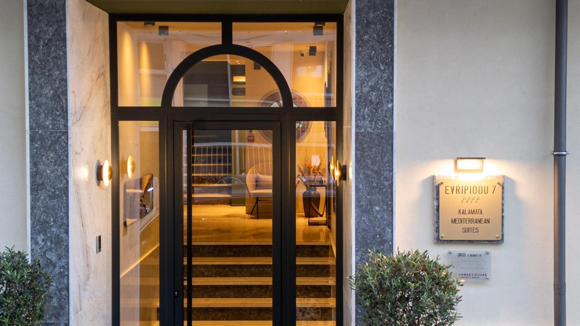 Evripidou 7 - Kalamata Mediterranean Suites Bagian luar foto