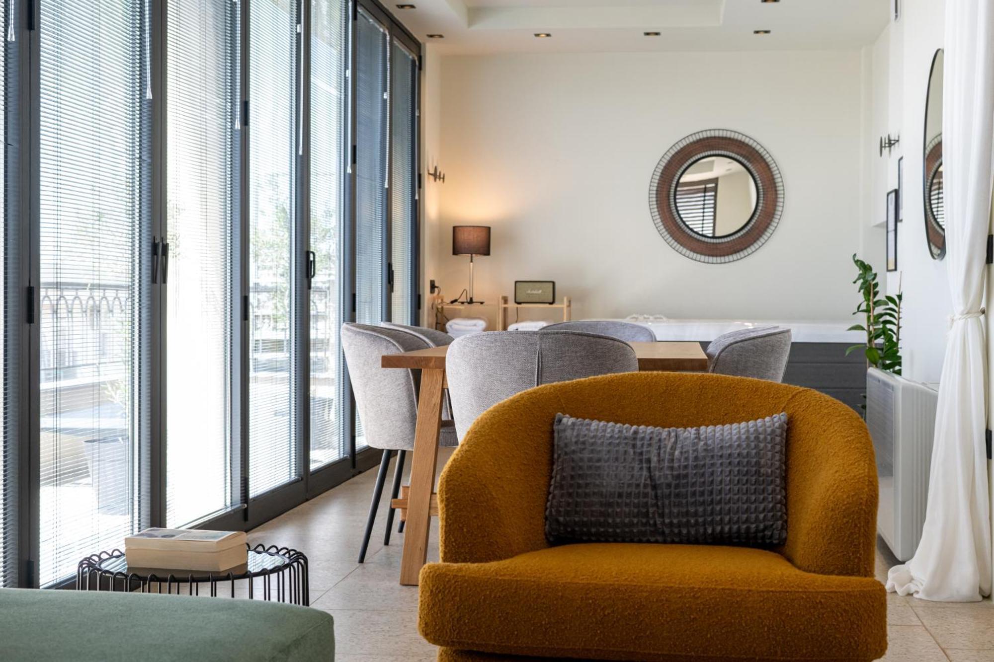 Evripidou 7 - Kalamata Mediterranean Suites Ruang foto