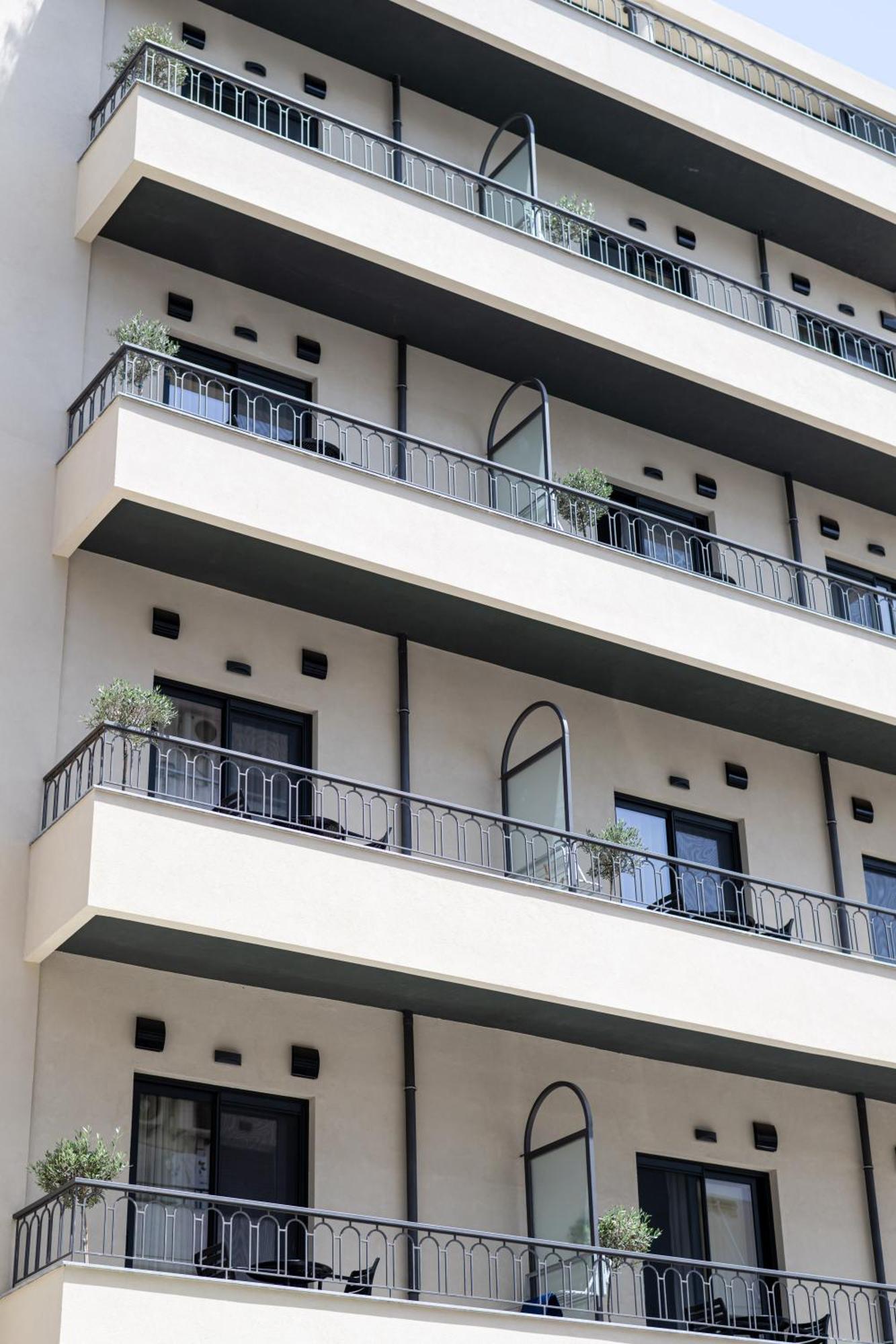 Evripidou 7 - Kalamata Mediterranean Suites Bagian luar foto